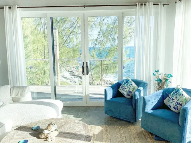 Seaside Serenity: Elegant Beachfront Escape