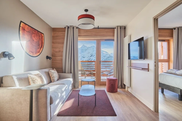 Suite with balcony and with mountain view