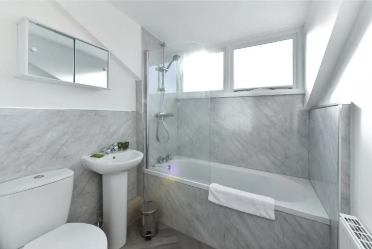 2 Bedrooms Cottage