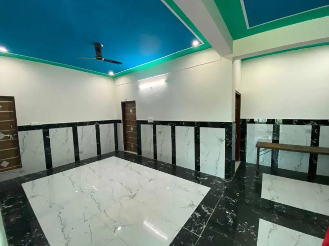 S K Hotel by OYO