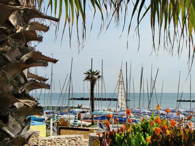 Acquamarina Residence