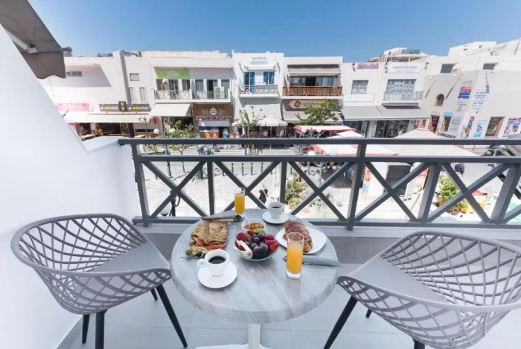 Deluxe Double room with city view
