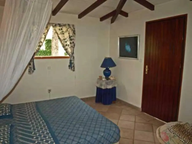 Villa coloniale en bois du pays