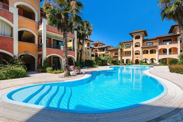 2 Bedrooms Apartment