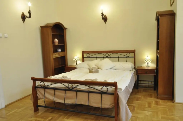 Charming Art Deco Flat