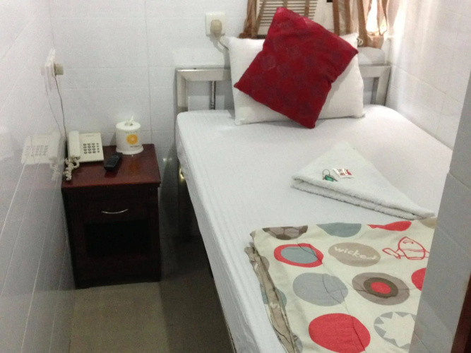 Canadian Hostel