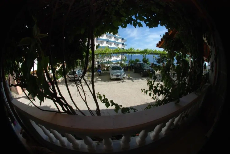 1 Bedroom Apartment with balcony and with sea view