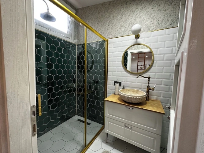 Comfort room