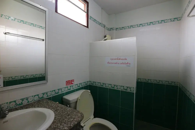 Meechoke Hotel