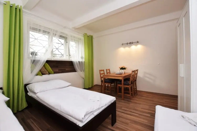 Classic Triple Suite