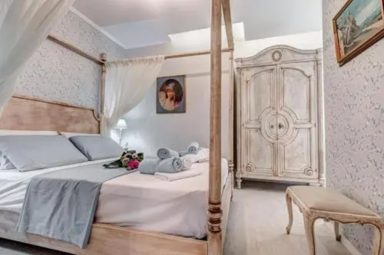 Papalina Suite