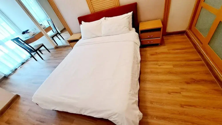 5B - 2 Bedroom Downtown Apartment With Shared Pool