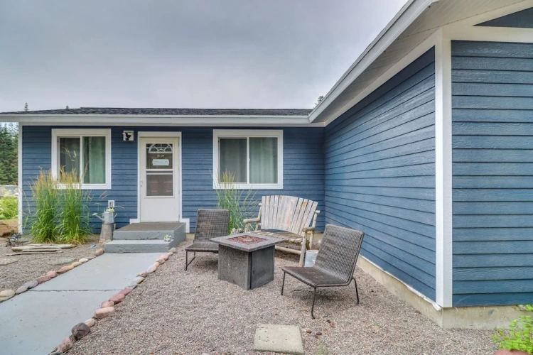 4 Bedrooms Cottage