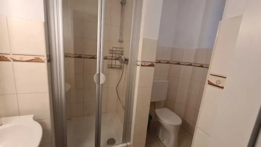 Spacious 2BR Apartment Central Long Stay