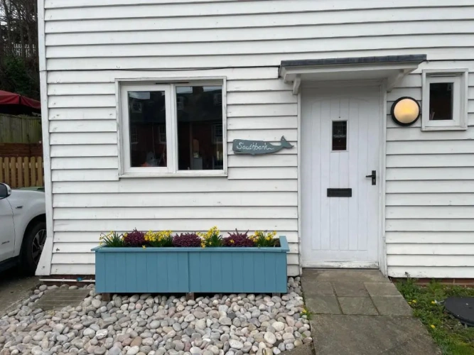3 Bedrooms Cottage