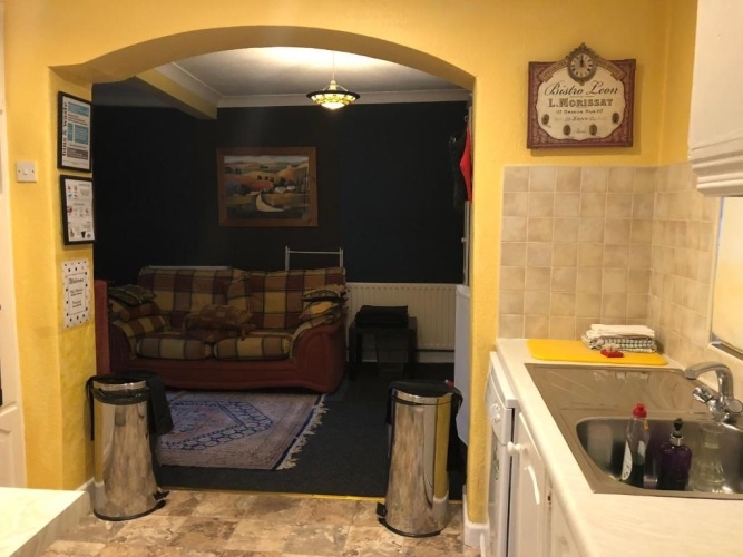 5 Bedrooms Cottage