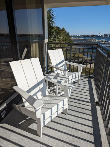 Harbor Inn