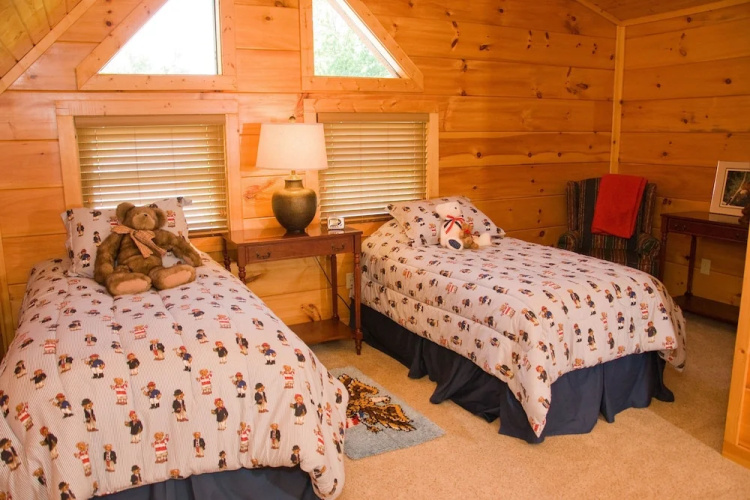 PARADISE FOUND - 3 Br Cabin