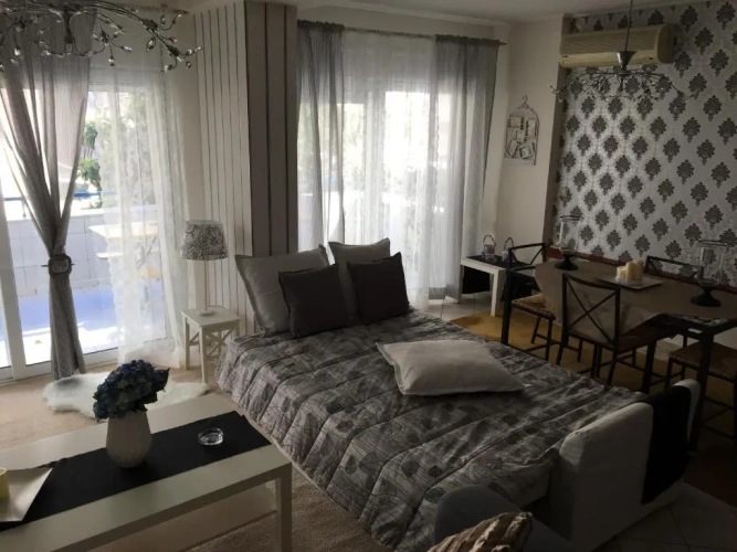 3 Bedrooms Apartment