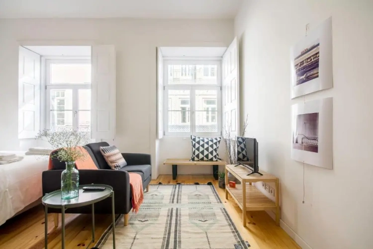 Apartment with balcony