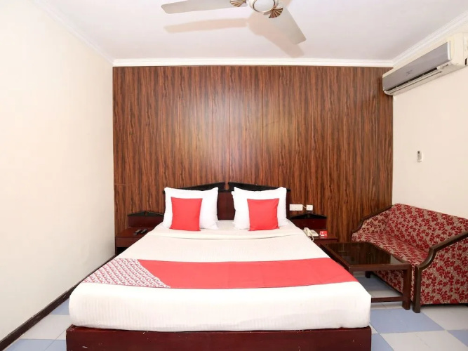 OYO 2690 Hotel Oscar Regency