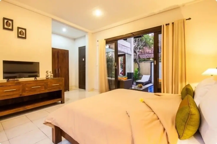 4 Bedrooms Villa