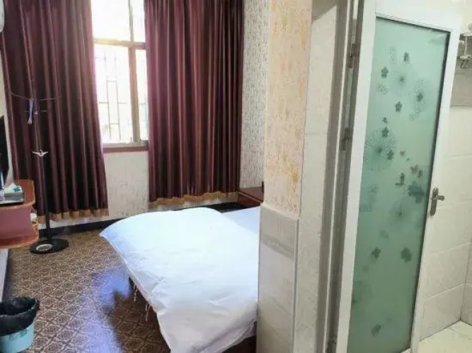 Jinghu Hotel