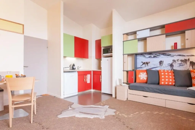 1 Bedroom Apartment with mountain view