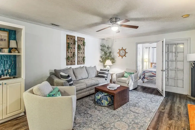3 Bedrooms Apartment