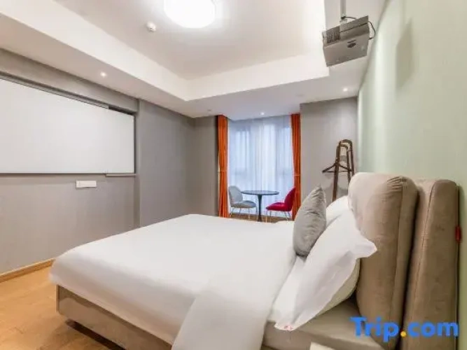 Standard Double room with city view
