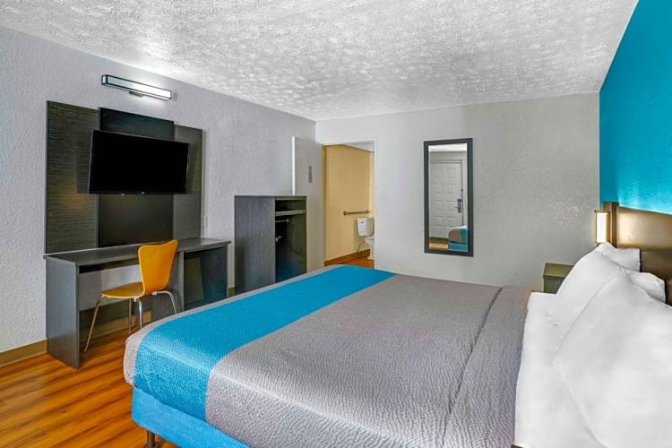 Standard Sextuple room