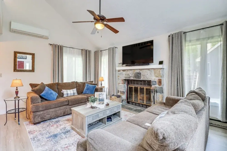 2 Bedrooms Apartment