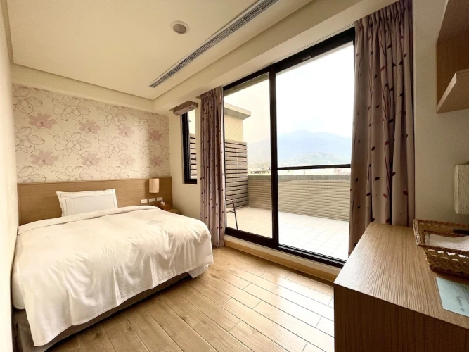 Standard Double room with balcony and with mountain view