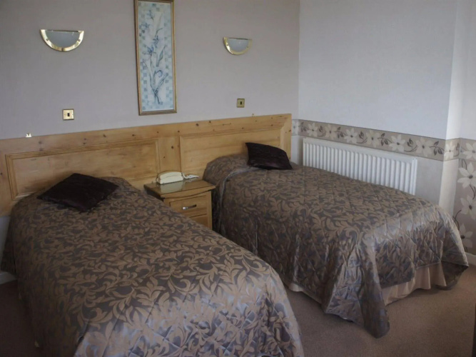 Plas Isa Hotel