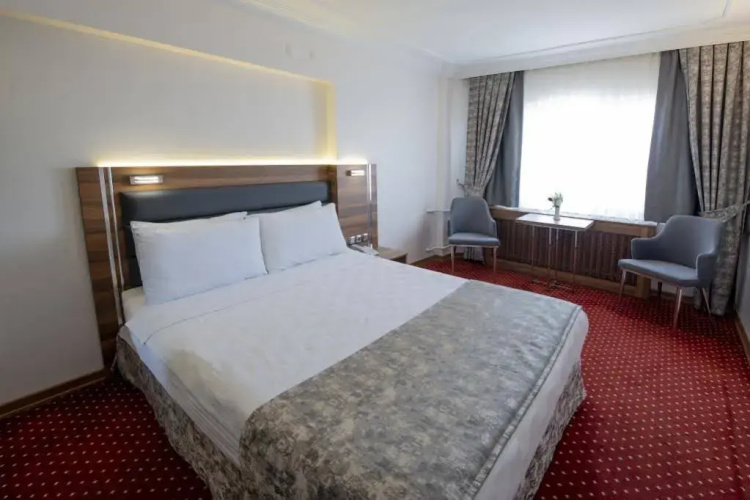 Atiskan Hotel