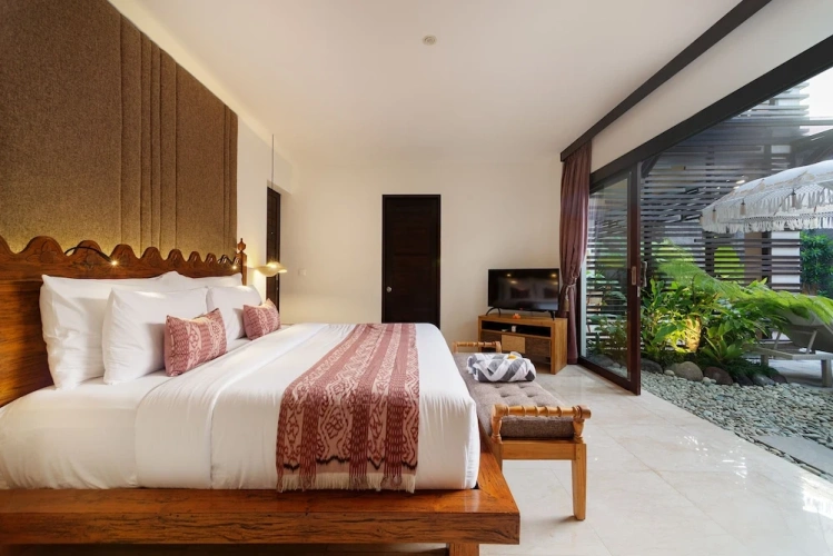 2 Bedrooms Villa