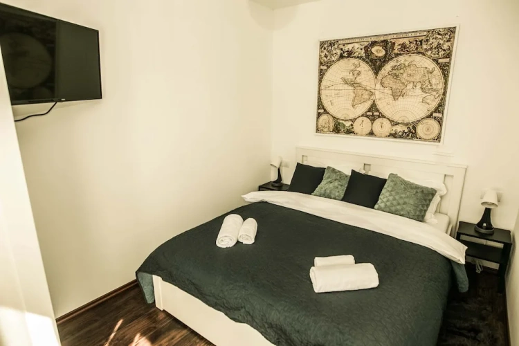 1 Bedroom Apartment