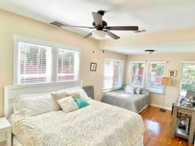 5 Bedrooms Standard room