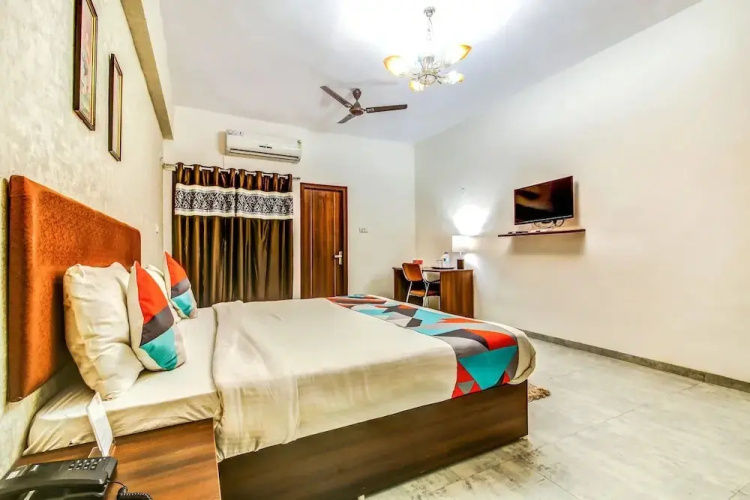 Classio Suites by FabHotel