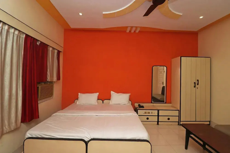OYO 37028 Hotel Sheela