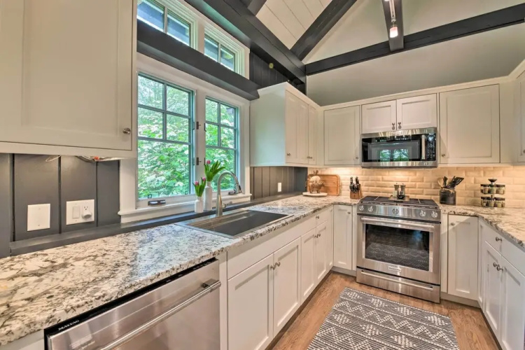Trillium Home w/ Golf Course Views & Fireplaces!