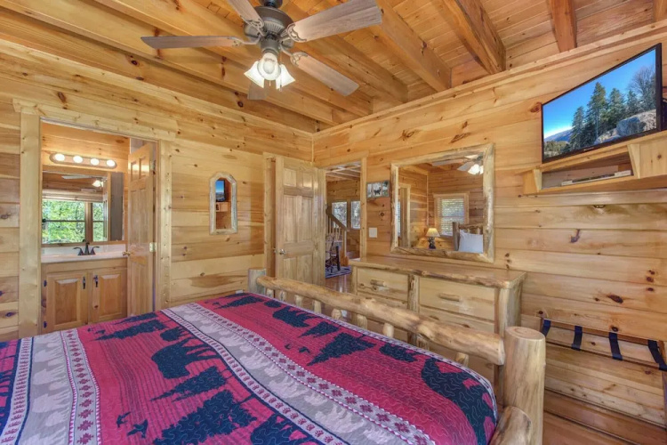 A Smoky Mountain Hide-a-way