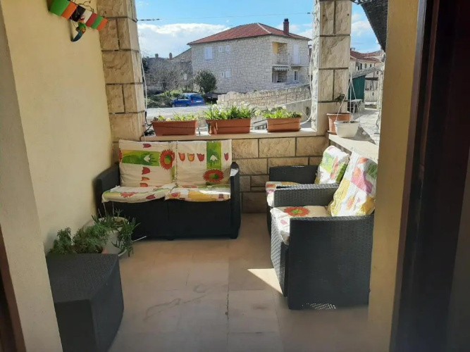 Apartments by the sea Postira, Brac - 737