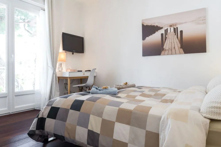 Cannes City B&B
