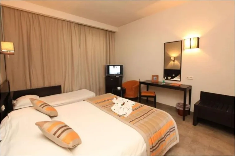 Standard Triple room with balcony