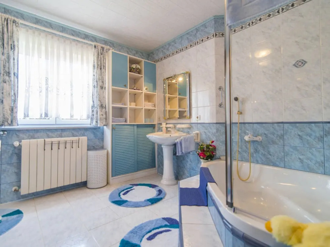 Comfortable Villa in Porec with Private Swimming Pool