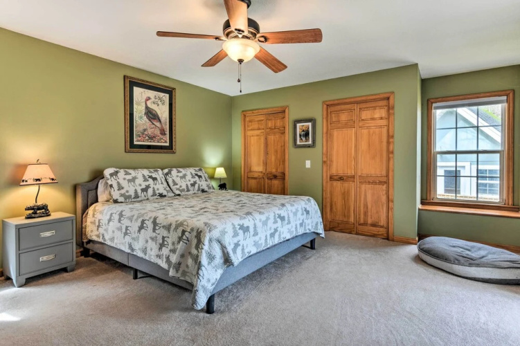 Pet-friendly Home w/ Deck + Mountain Views!