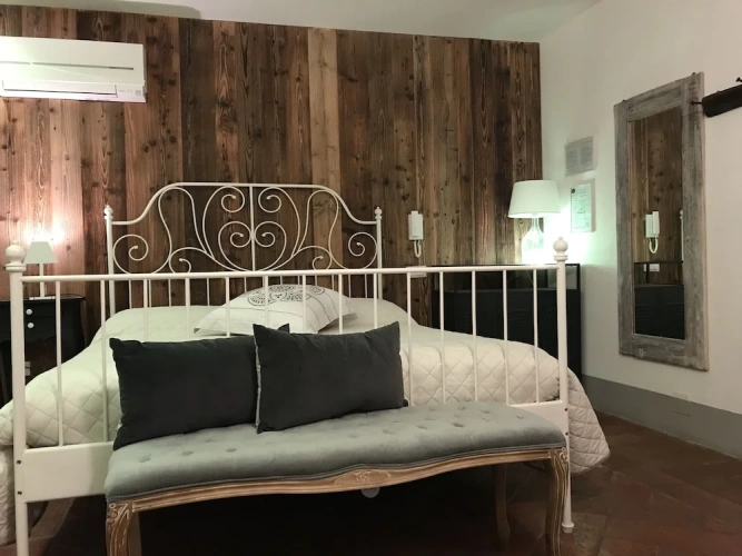 Standard Twin room with courtyard view