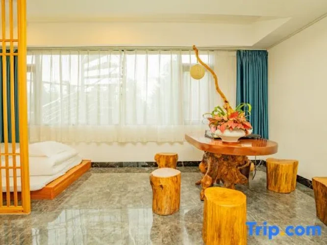2 Bedrooms Deluxe Suite with view