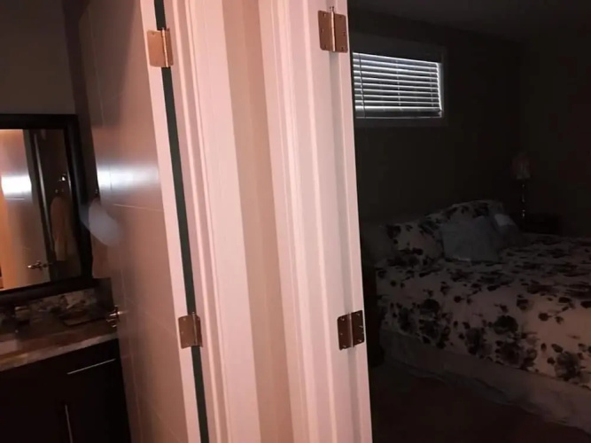 McConachie Luxury Inn